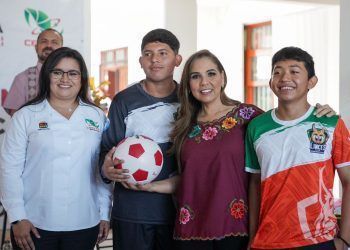 Mara Lezama equipa al CECyTE “Leona Vicario” para uso de sus estudiantes