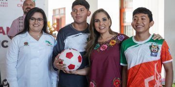 Mara Lezama equipa al CECyTE “Leona Vicario” para uso de sus estudiantes