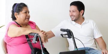 Renán Sánchez mantiene su compromiso de apoyar a las y los cozumeleños