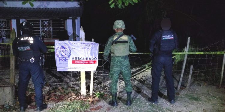 FGE Quintana Roo cateo un inmueble al Sur de Quintana Roo; asegura droga, equipo táctico y cartuchos útiles
