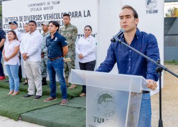 Diego Castañón entrega nuevos vehículos para brindar servicios de calidad a familias de Tulum