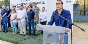 Diego Castañón entrega nuevos vehículos para brindar servicios de calidad a familias de Tulum