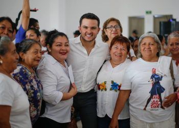 Ante más de 600 cancunenses, refrenda Pablo Bustamante el compromiso de los Programas del Bienestar con las mujeres y sus familias