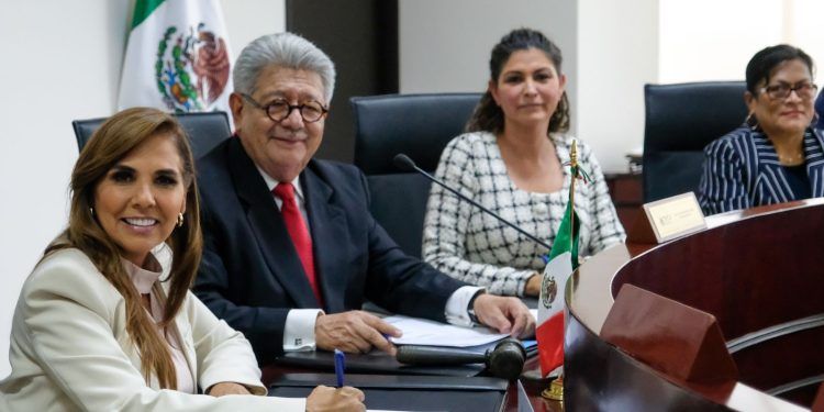 Para proteger a los trabajadores, Mara Lezama firma convenio con Tribunal Federal de Conciliación y Arbitraje