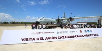Aterriza en Chetumal el avión cazahuracanes