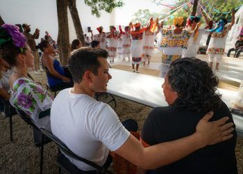 Celebramos a las mujeres, alma y corazón de los hogares cancunenses y quintanarroenses: Pablo Bustamante