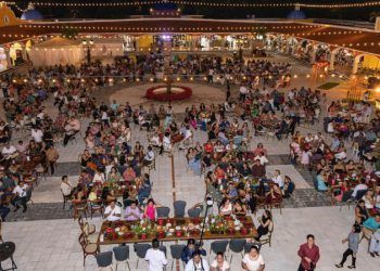 Con cena de gala, Diego Castañón celebra a las y los maestros de Tulum