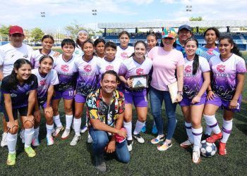 Inaugura Estefanía Mercado XVI Copa Maya de fútbol femenil