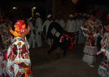 3 de mayo, honrando a la cruz milpera de los pueblos mayas