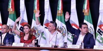 Impone AMLO método de encuesta a la oposición