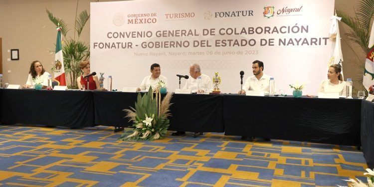 Acuerdan Fonatur y Nayarit transformar turismo; que impulse desarrollo en bien de la gente: Javier May