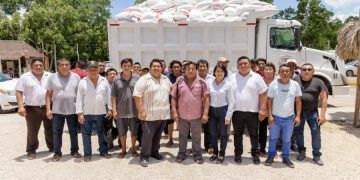 Entregan fertilizantes a productores de Tulum