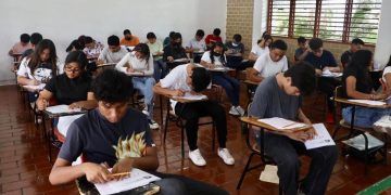 Más de 21 mil jóvenes presentan examen admisión para nivel medio superior