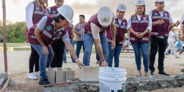Diego Castañon pone en marcha rehabilitación de campo de béisbol de Akumal