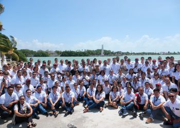 Mara Lezama reconoce en Chetumal el papel fundamental del trabajador portuario