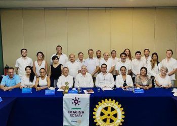 Los Clubes Rotarios de Cancún Zona Hotelera conocen la oferta educativa del ICATQR