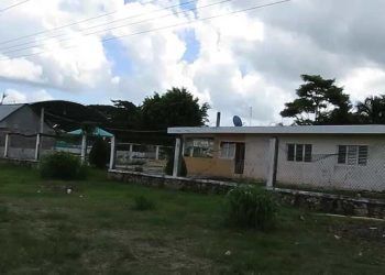 Habitantes de San Isidro la Laguna no tienen luz ni agua desde hace cuatro días
