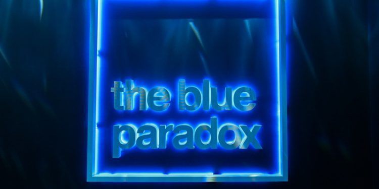 La crisis de la contaminación por plásticos acapara el escenario de la nueva exposición the blue paradox