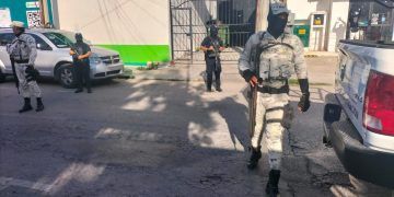 Rescatan a 20 niñas, niños y adolescentes durante un cateo realizado en una cuartería de Playa del Carmen; hay dos detenidos