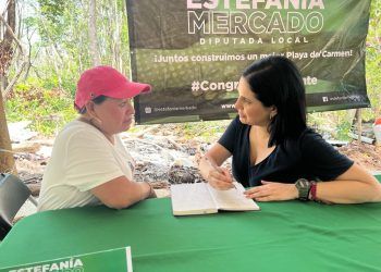 Estefanía Mercado atiende personalmente solicitud de apoyos en Playa del Carmen