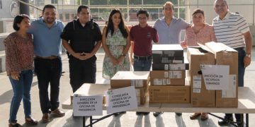 Diego Castañón entrega nuevos equipos para mejorar trámites y servicios en el Ayuntamiento de Tulum