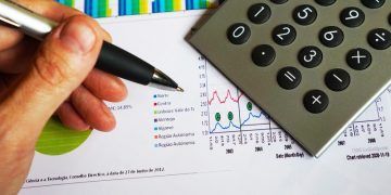 Navegando la tormenta: Consejos para startups y emprendimientos ante una crisis económica