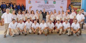Diego Castañón apadrina estudiantes de la Escuela Telesecundaria “Erick Paolo Martinez”