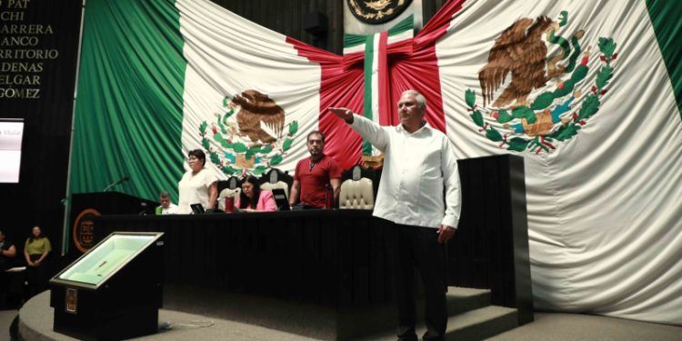 Elige XVII Legislatura a Raciel López Salazar como Fiscal General del Estado