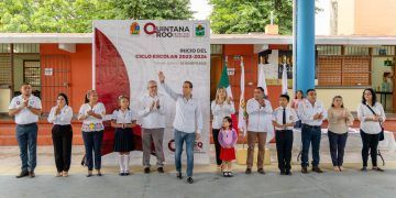 Diego Castañón encabeza inicio de ciclo escolar 2023-2024 en Tulum