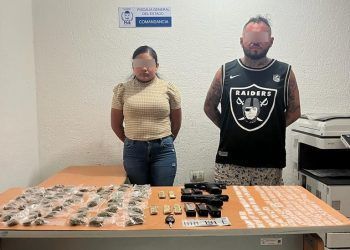 Capturan a dos personas con estupefacientes, armas de fuego, cargadores y cartuchos útiles en Benito Juárez