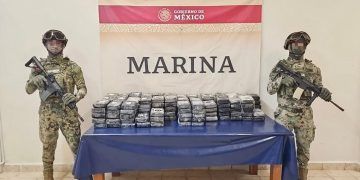Personal de la Armada de México asegura presunta droga en Puerto Aventuras, Quintana Roo