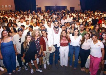 Hagamos y demos la mejor versión de nosotros mismos, convoca Mara Lezama a cientos de jóvenes solidarenses