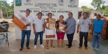 Gobierno de Diego Castañón fortalece a familias apicultoras con insumos y equipos