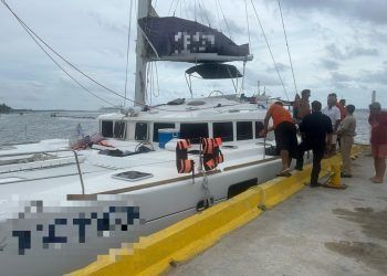 Marina Rescata a 23 personas en inmediaciones de Mahahual, Quintana Roo