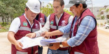 Diego Castañón supervisa avances de ampliación en la avenida La Selva y colonia Veleta de Tulum