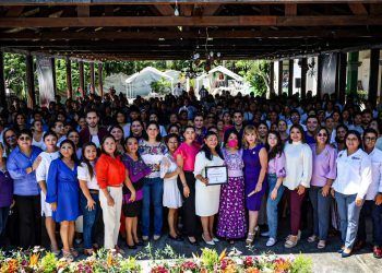 Por las mujeres de Quintana Roo, diputadas de la XVII legislatura, abrazan la «ley malena»