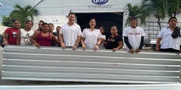 Estefanía Mercado continúa llevando a las familias de Solidaridad el programa de apoyo social “Techitos Dignos”