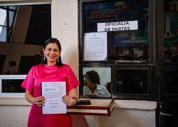 Entrega Estefanía Mercado su primer informe de labores legislativas