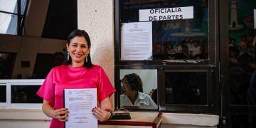 Entrega Estefanía Mercado su primer informe de labores legislativas