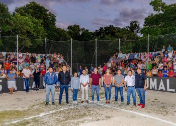 Diego Castañón le cumple a Akumal con nuevas instalaciones deportivas