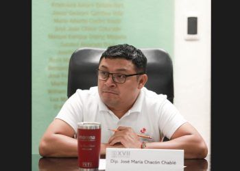 No puede con la chamba del Congreso y quiere más