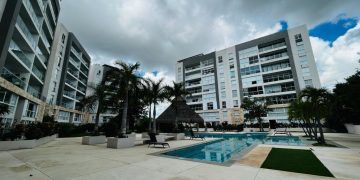 Propietarios del Condominio Altura Cancún en Residencial Cumbres demandan a la constructora y promotora Teología en Espacios y Construcción, S.A. de C.V.