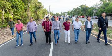 Diego Castañón entrega pavimentación de la Avenida la Selva