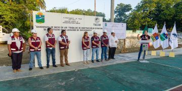 Diego Castañón pone en marcha construcción de arcotecho en Sahcabmucuy