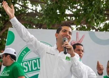 Regresa Elizondo a la arena política
