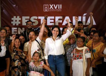 Rinde Estefanía Mercado el informe del pueblo