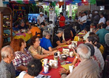 Rubén Carrillo se compromete a crear oficinas foráneas de gestoría y a implementar citas digitales para socios que viven fuera de Cancún