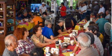 Rubén Carrillo se compromete a crear oficinas foráneas de gestoría y a implementar citas digitales para socios que viven fuera de Cancún