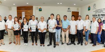 Ayuntamiento de Tulum impulsa la educación en personas adultas