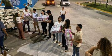 Estefanía Mercado, jóvenes voluntarios y regidores de la 4T entregan al DIF Quintana Roo primer cargamento de ayuda humanitaria